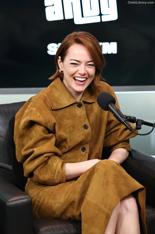 Emma Stone photo 2 of 1455