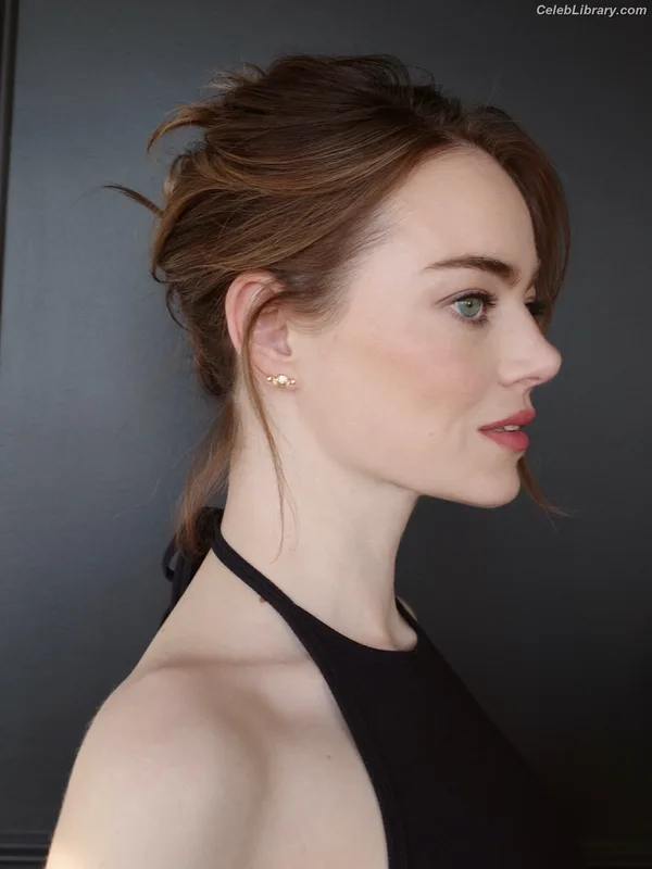 Emma Stone photo 5 of 1455
