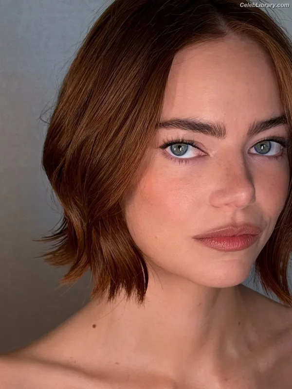 Emma Stone photo 7 of 1455