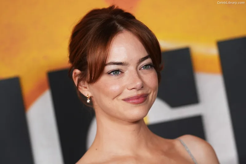 Emma Stone photo 4 of 1455