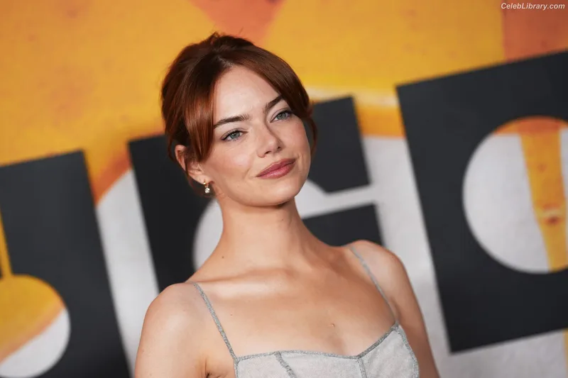 Emma Stone photo 5 of 1455