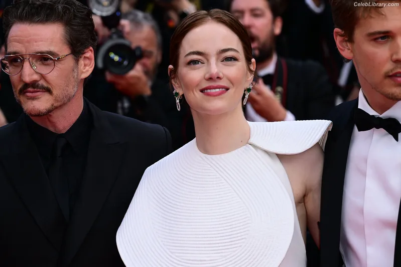 Emma Stone photo 9 of 1455