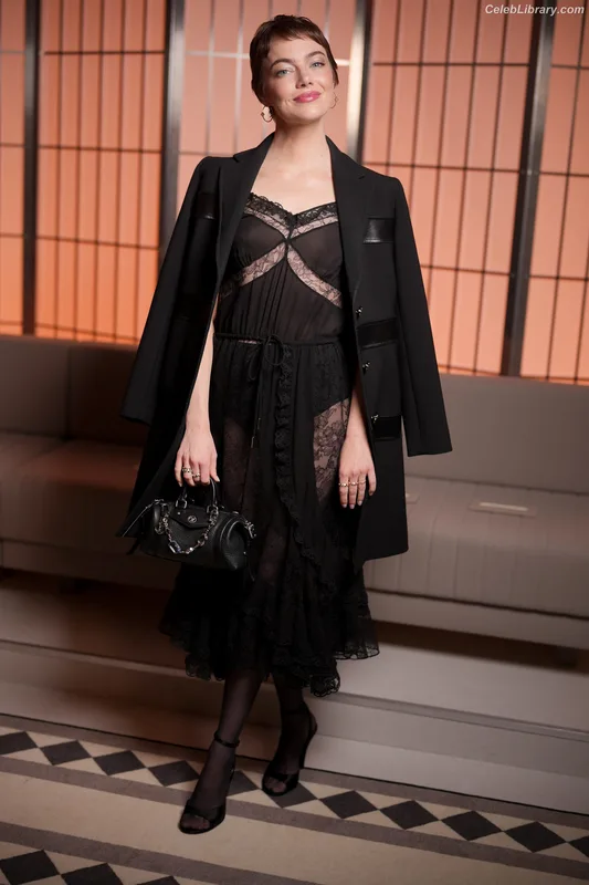 Emma Stone photo 8 of 1455