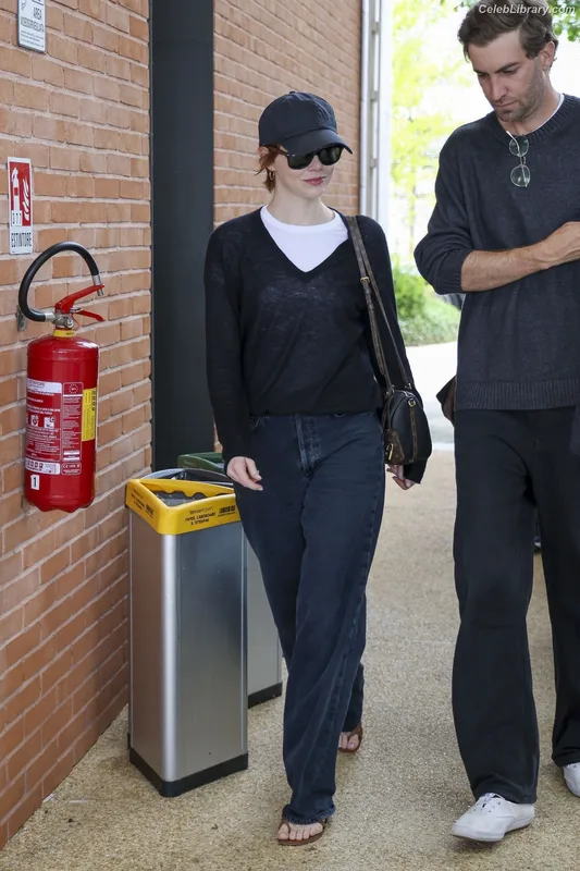 Emma Stone photo 22 of 1455