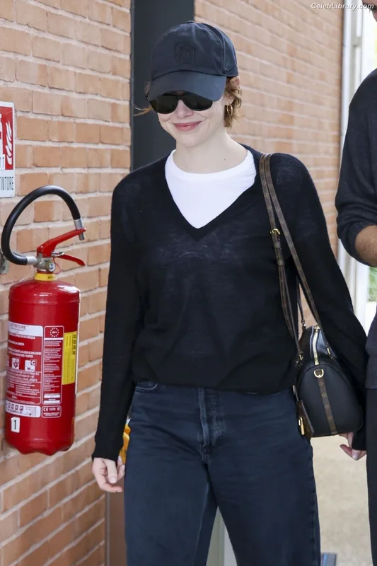 Emma Stone photo 23 of 1455