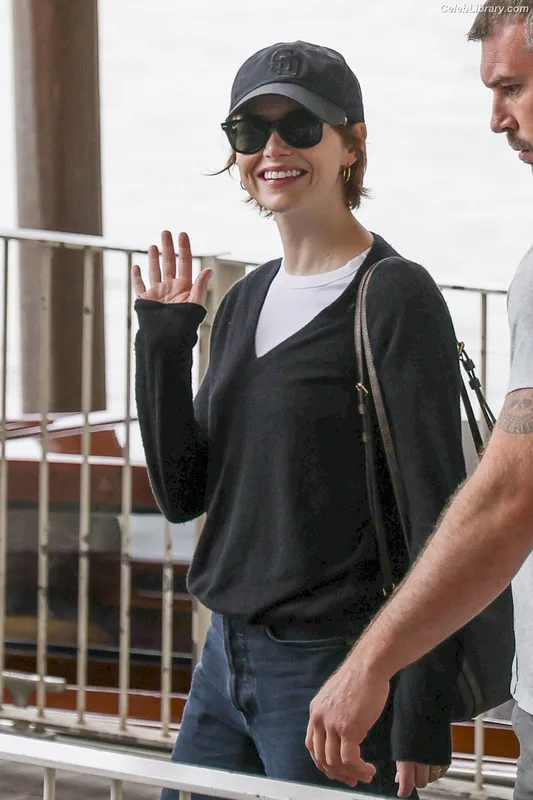 Emma Stone photo 4 of 1455