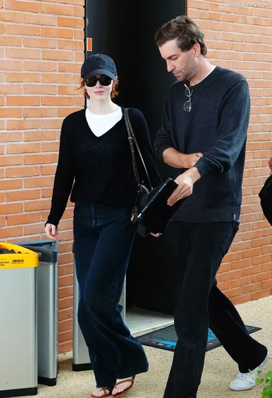 Emma Stone photo 8 of 1455