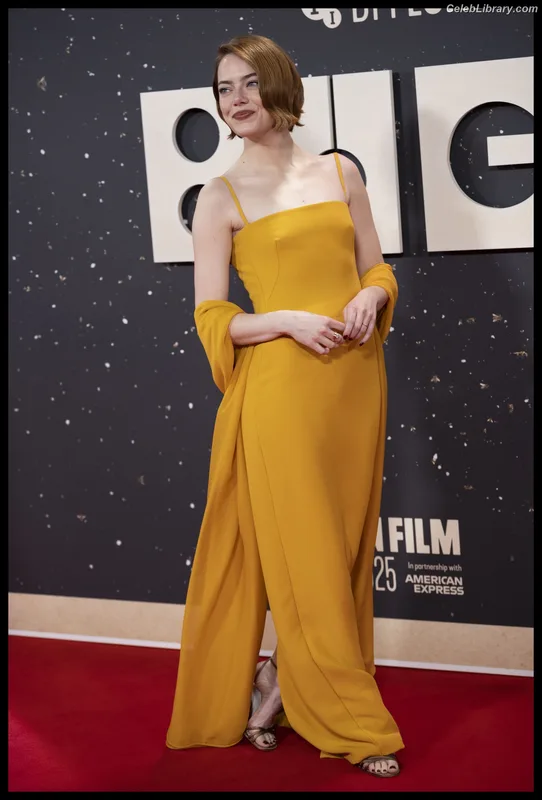 Emma Stone photo 2 of 1455