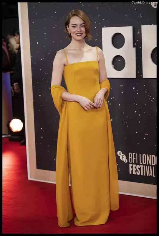 Emma Stone photo 4 of 1455