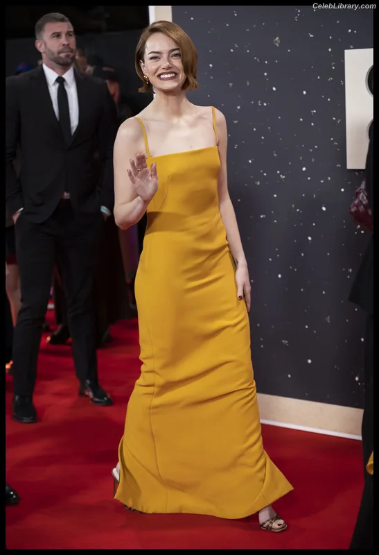 Emma Stone photo 5 of 1455