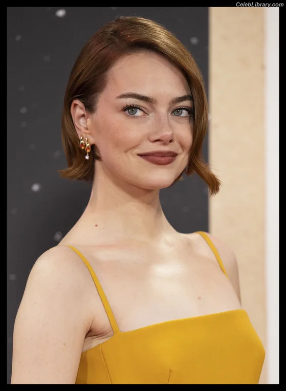 Emma Stone photo 6 of 1455