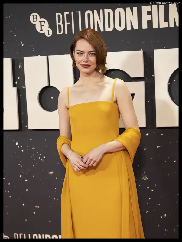 Emma Stone photo 7 of 1455