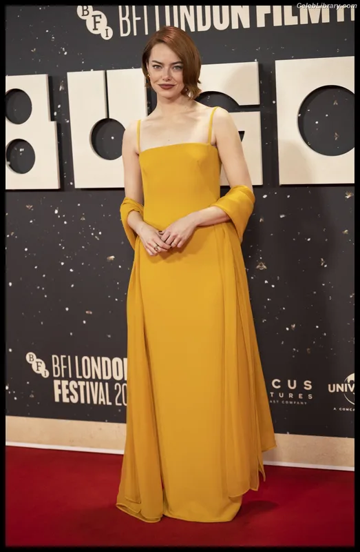 Emma Stone photo 8 of 1455
