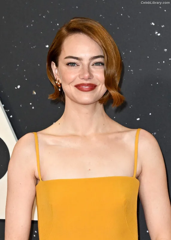Emma Stone photo 9 of 1455