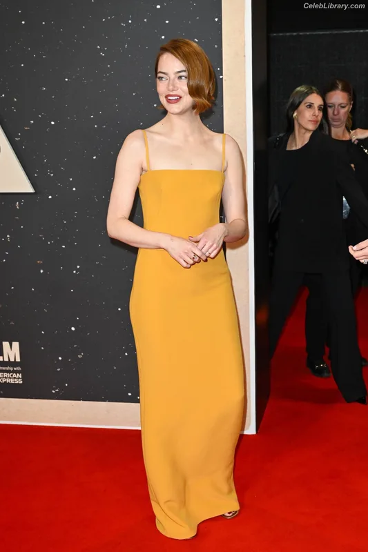 Emma Stone photo 3 of 1455