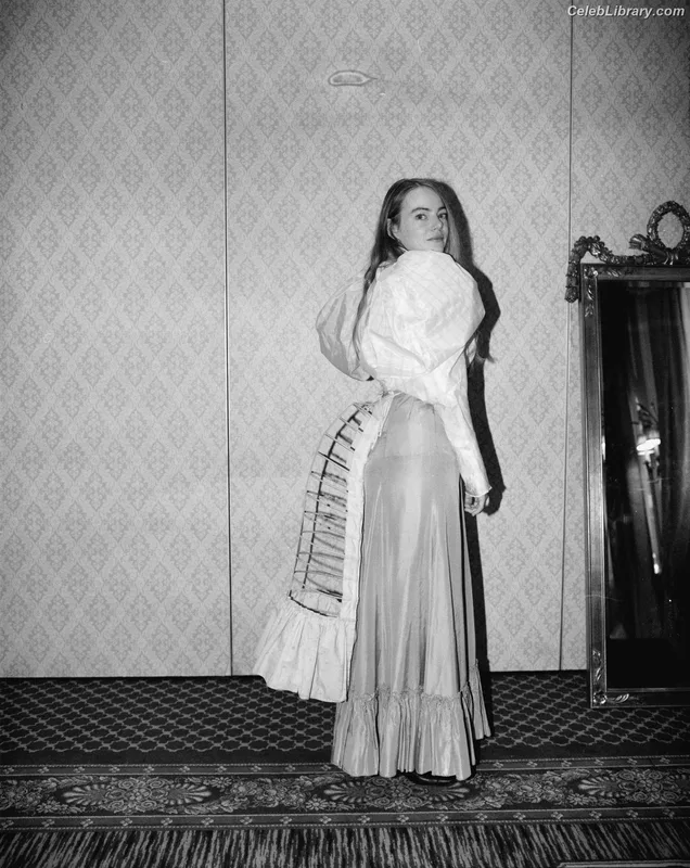 Emma Stone photo 12 of 1455