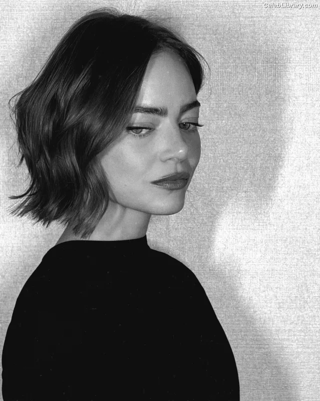Emma Stone photo 13 of 1455