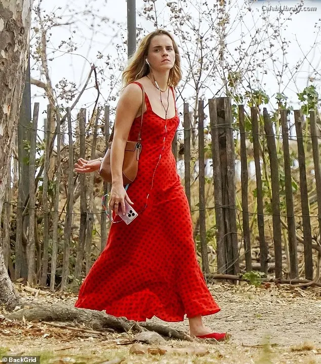 Emma Watson photo 21 of 1920
