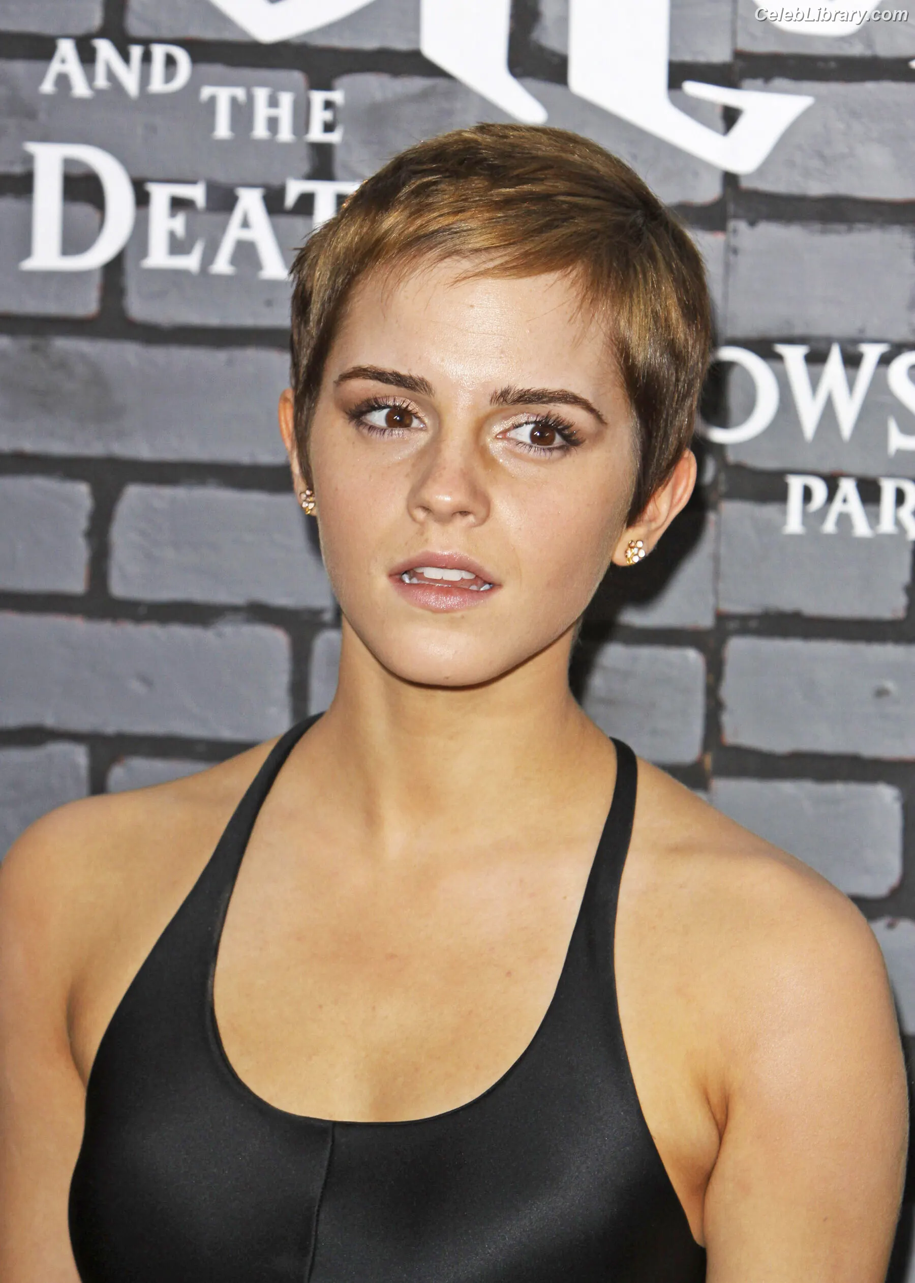 Emma Watson photo 18 of 1920