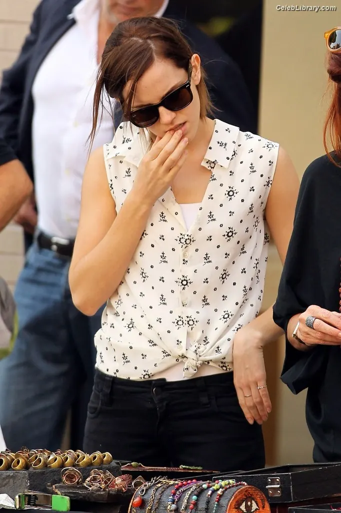 Emma Watson photo 1 of 1920