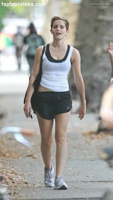 Emma Watson photo 2 of 1920