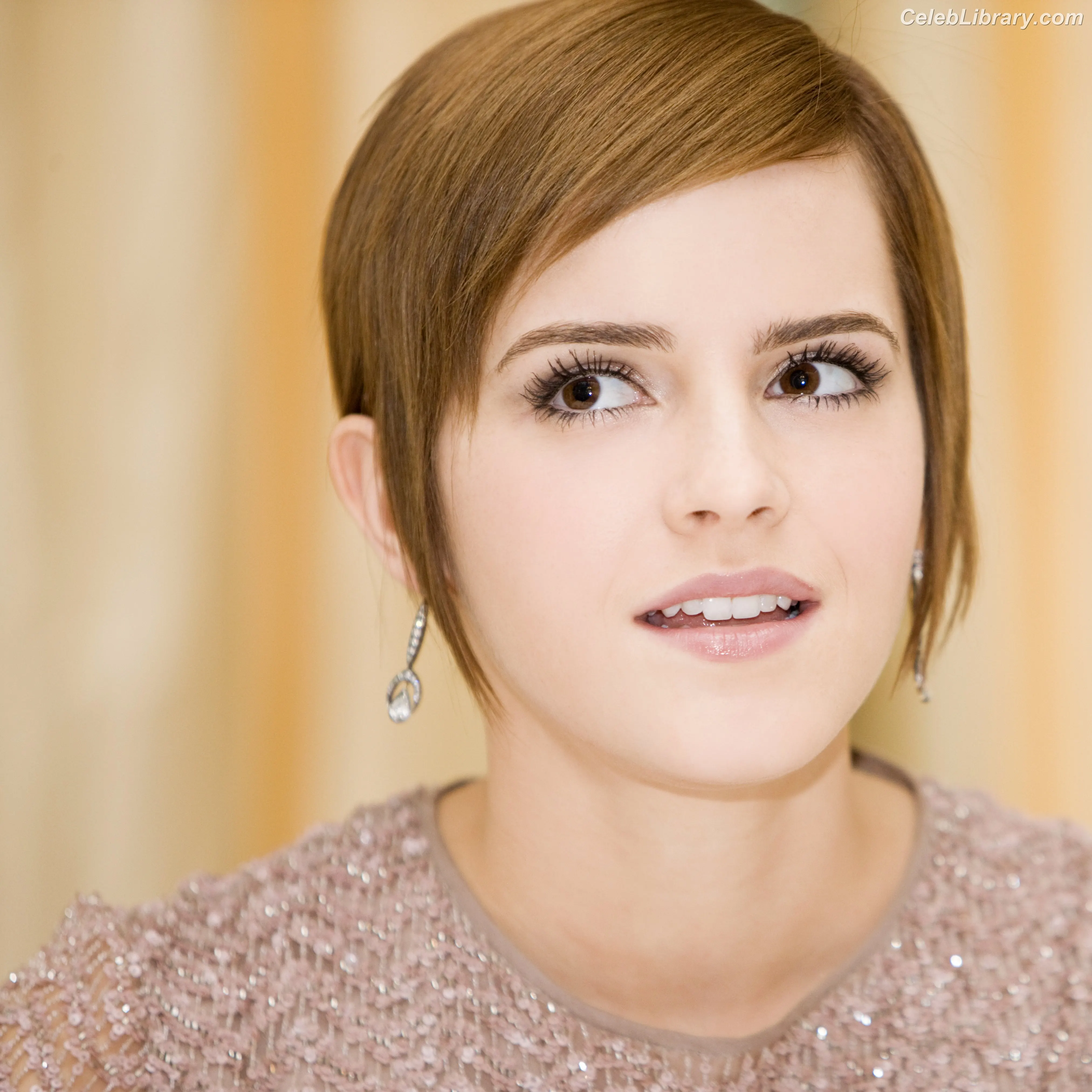 Emma Watson photo 19 of 1920