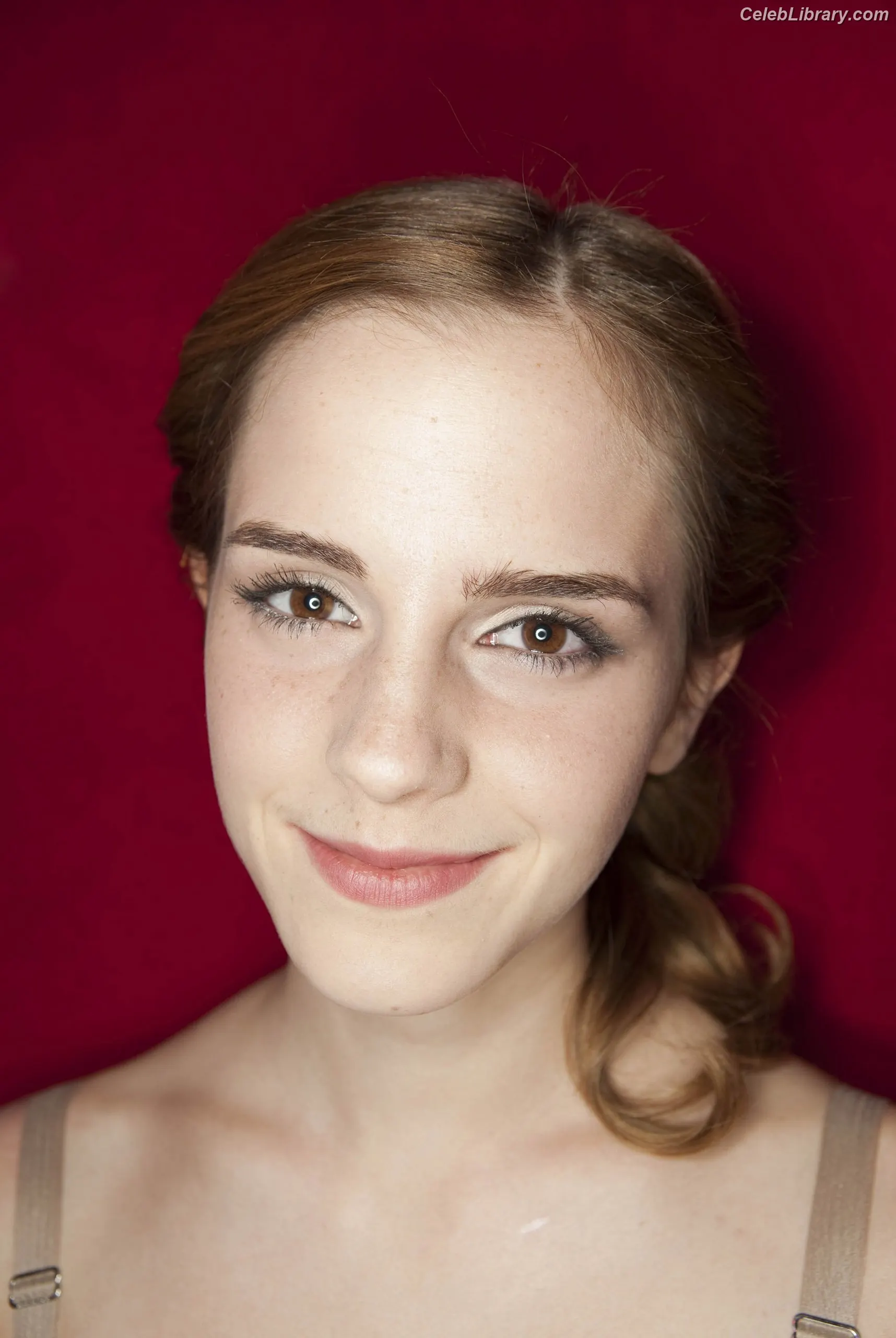 Emma Watson photo 23 of 1920