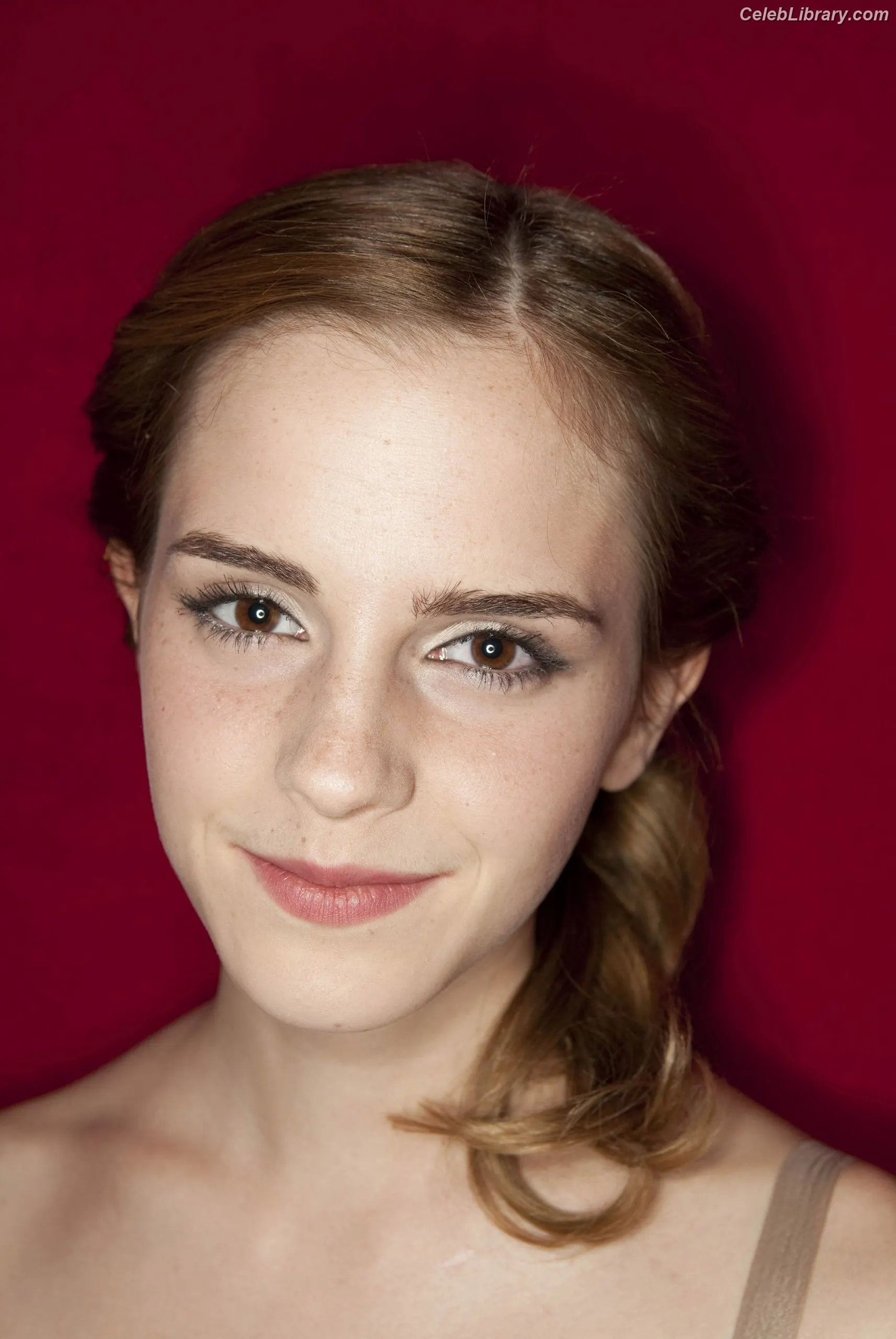 Emma Watson photo 24 of 1920