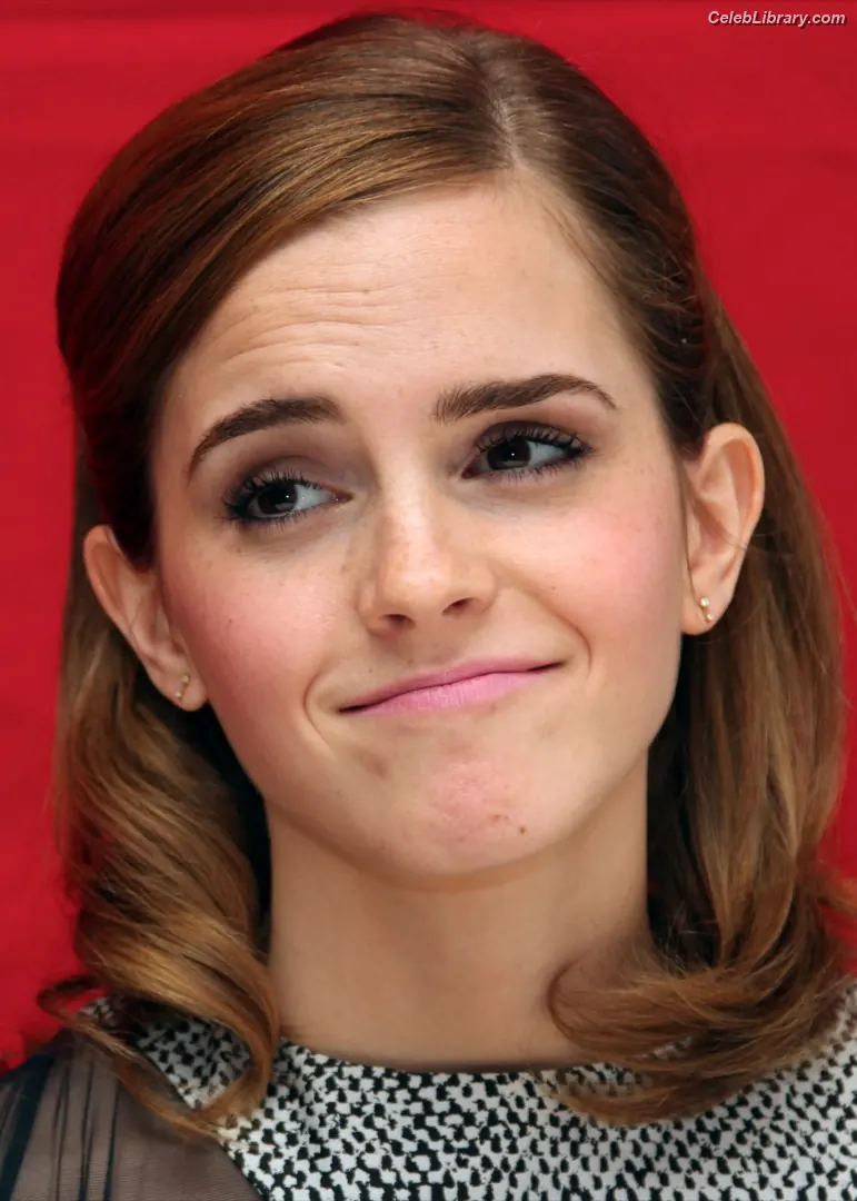 Emma Watson photo 18 of 1920
