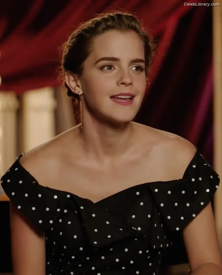 Emma Watson photo 14 of 1920