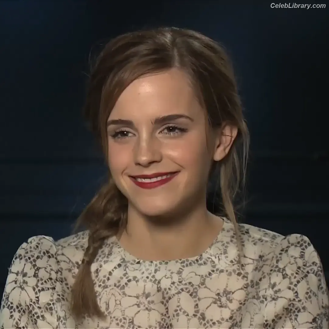 Emma Watson photo 18 of 1920