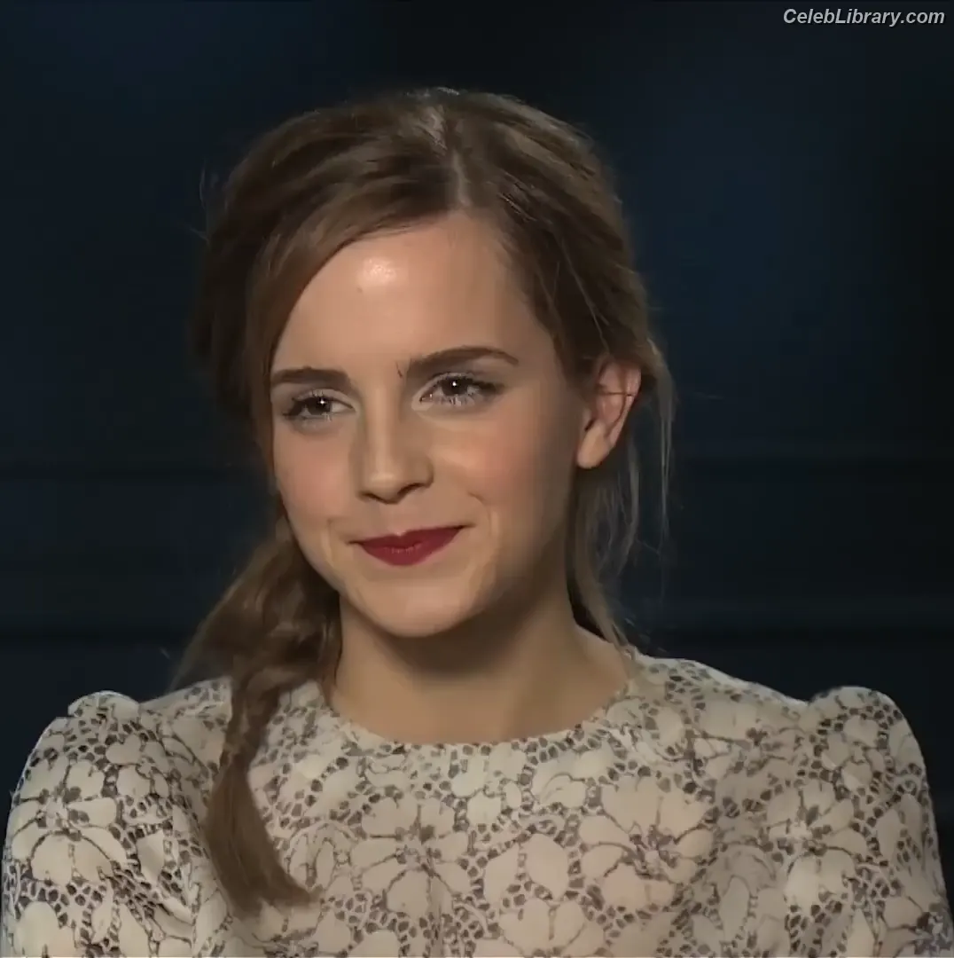 Emma Watson photo 19 of 1920