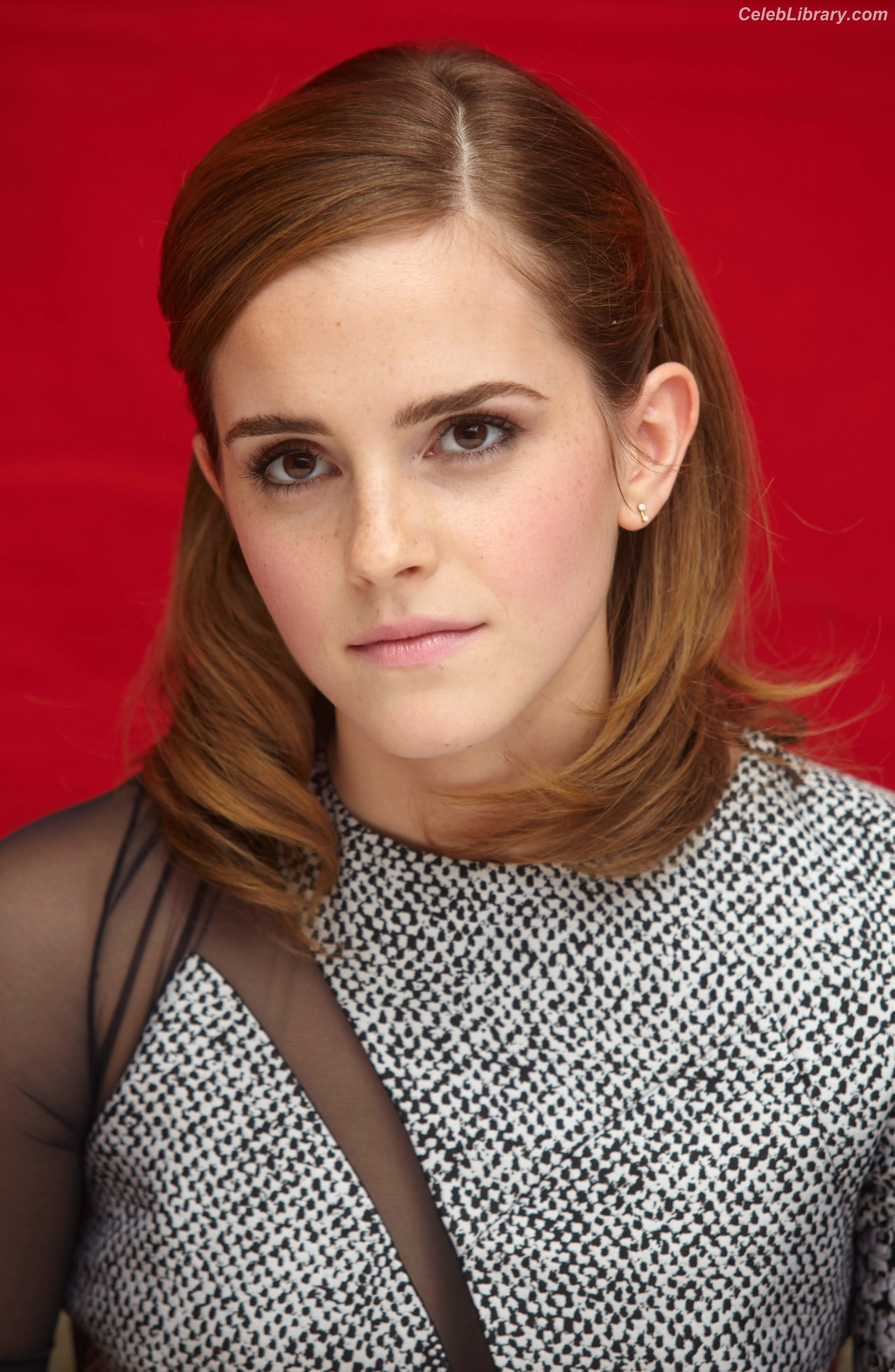 Emma Watson photo 11 of 1920