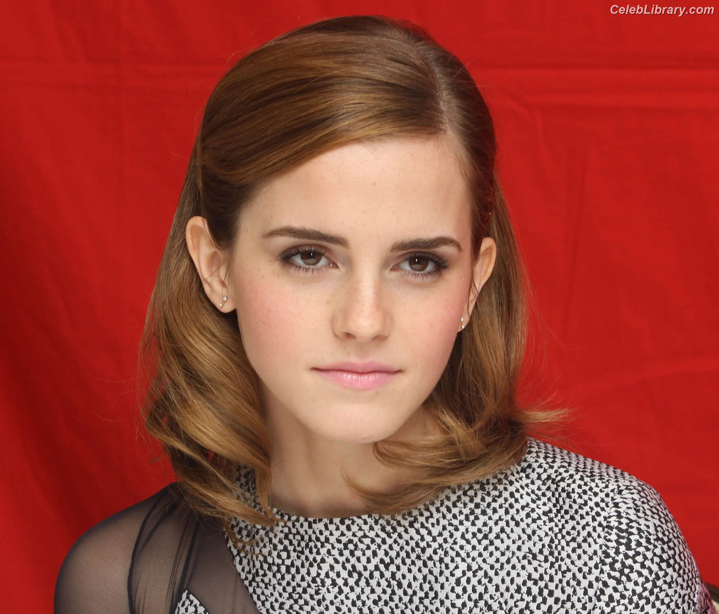 Emma Watson photo 4 of 1920