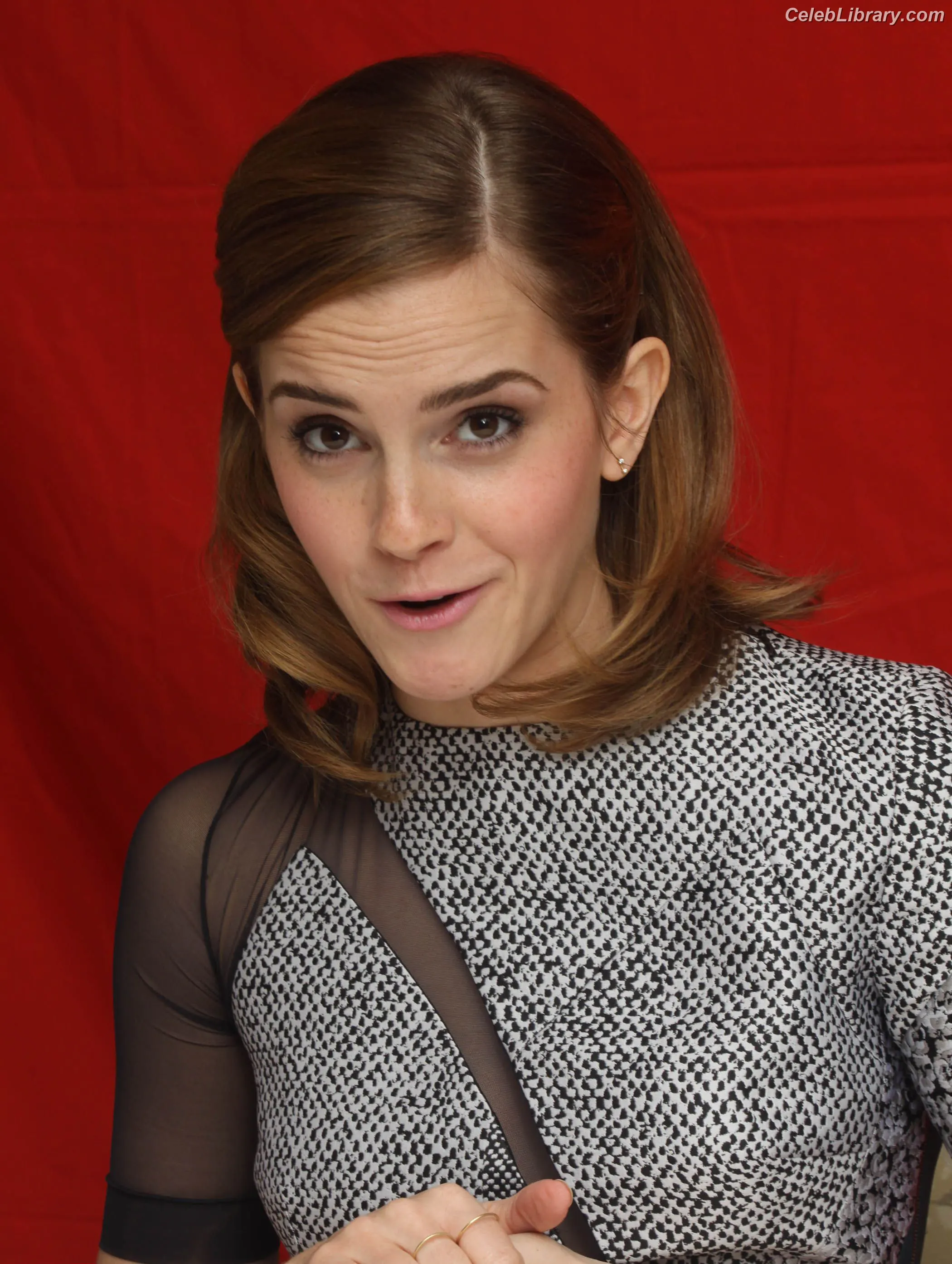 Emma Watson photo 24 of 1920