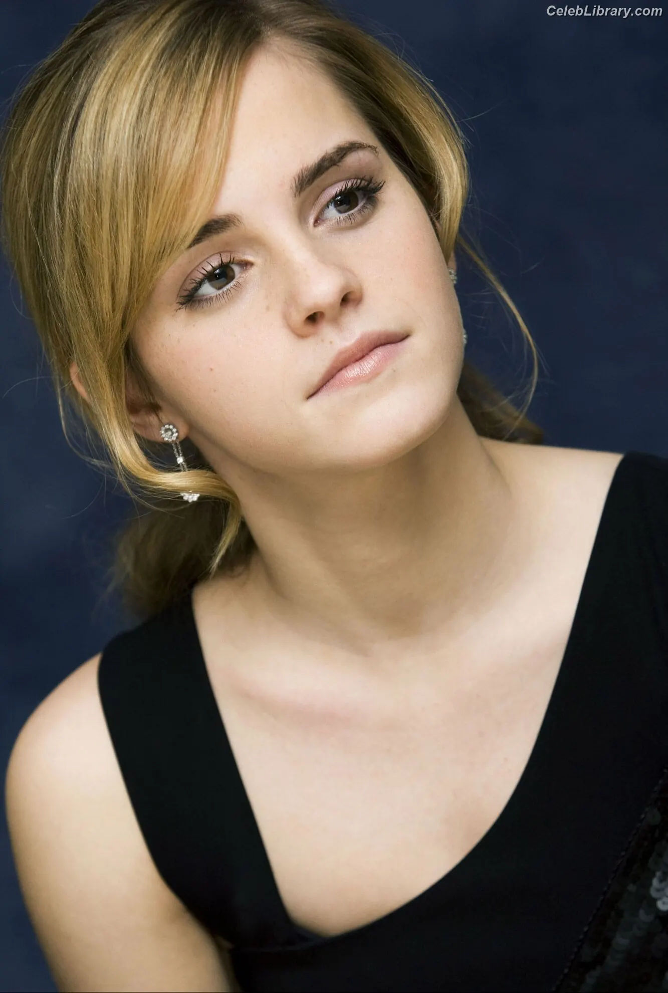 Emma Watson photo 4 of 1920
