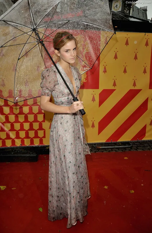Emma Watson photo 24 of 1883