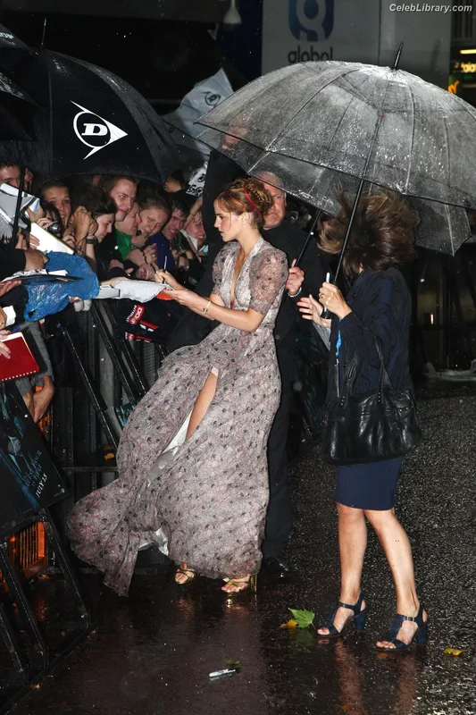 Emma Watson photo 22 of 1883