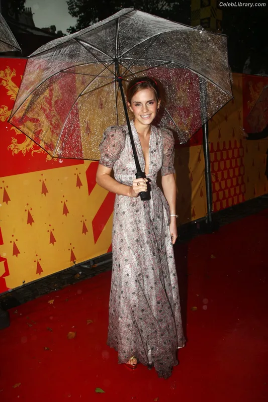 Emma Watson photo 1 of 1883