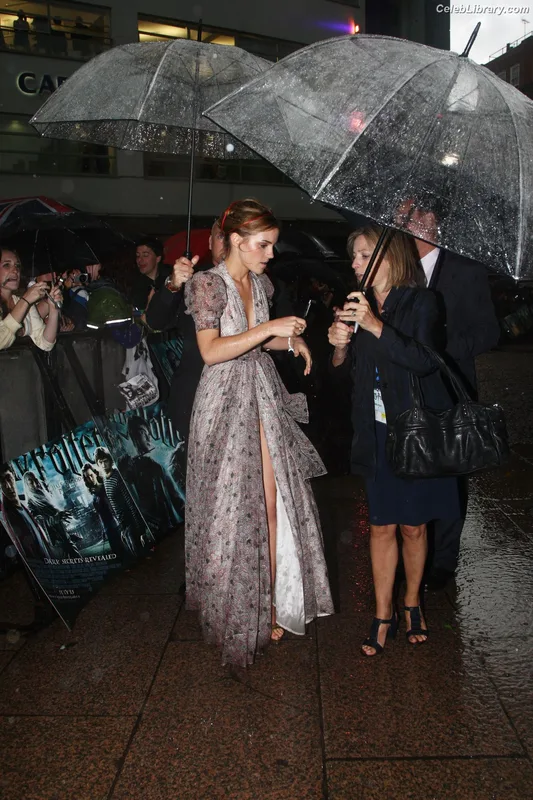 Emma Watson photo 2 of 1883