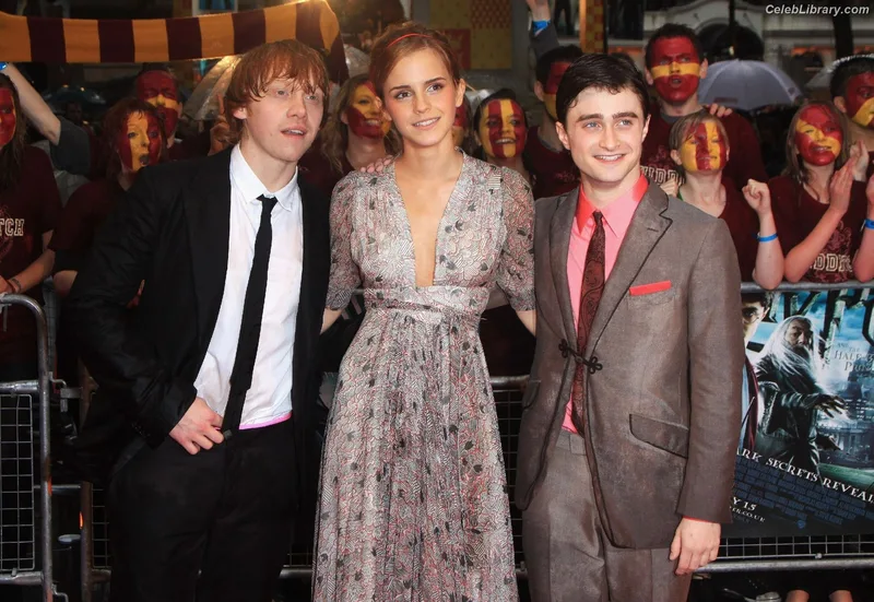 Emma Watson photo 3 of 1883