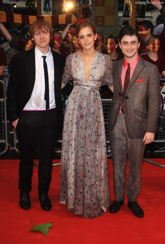 Emma Watson photo 5 of 1883
