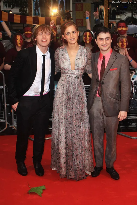 Emma Watson photo 6 of 1883