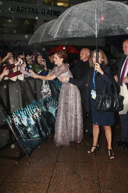 Emma Watson photo 7 of 1883