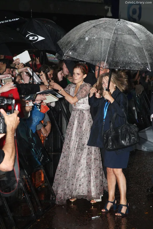 Emma Watson photo 15 of 1883