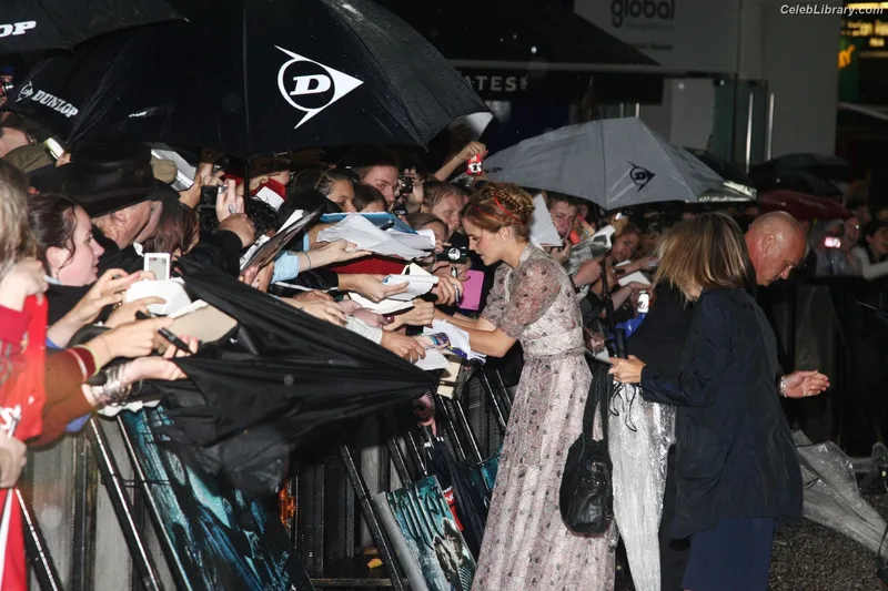 Emma Watson photo 16 of 1883