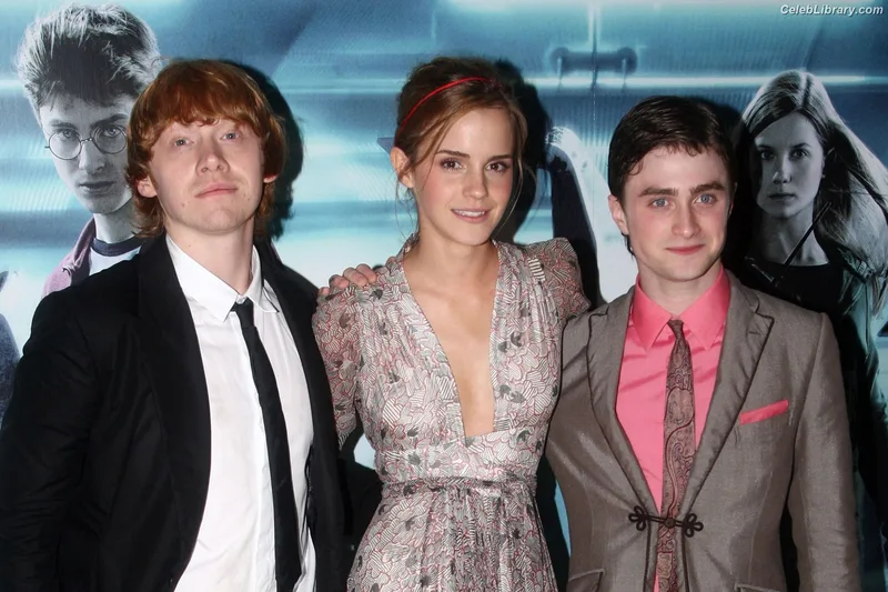 Emma Watson photo 12 of 1883