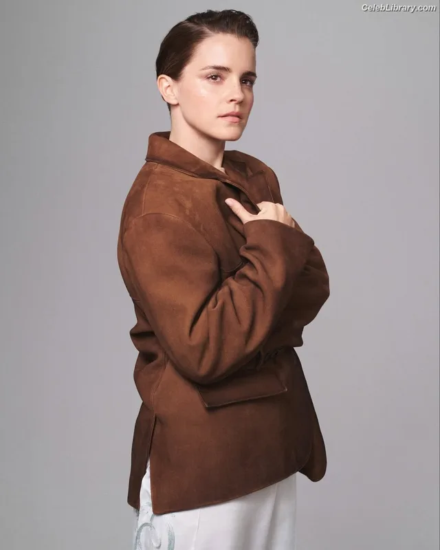 Emma Watson photo 6 of 1883