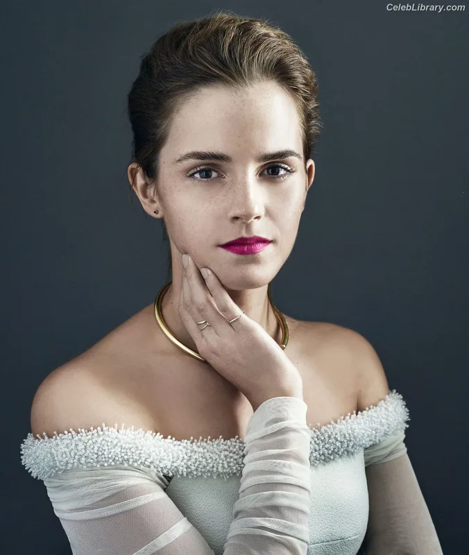 Emma Watson photo 15 of 1883