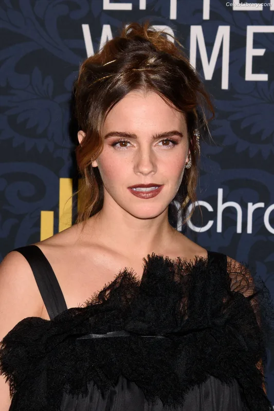 Emma Watson photo 7 of 1883